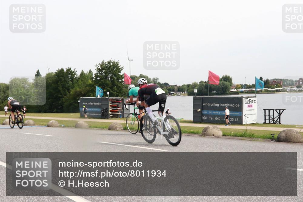 15.06.2025 - 27. Vierlanden-Triathlon H.Heesch http://msf.ph/oto/8011934 15.06.2025 11:05:10 Radfahren 122, 231, 246, 588 meine-sportfotos.de