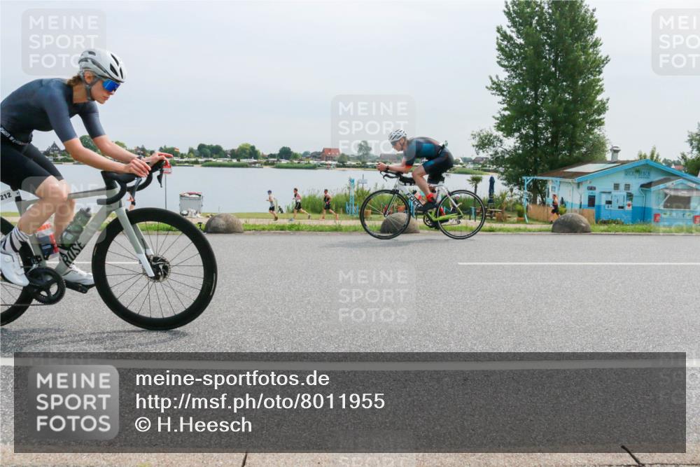 15.06.2025 - 27. Vierlanden-Triathlon H.Heesch http://msf.ph/oto/8011955 15.06.2025 11:05:20 Radfahren 212, 707 meine-sportfotos.de
