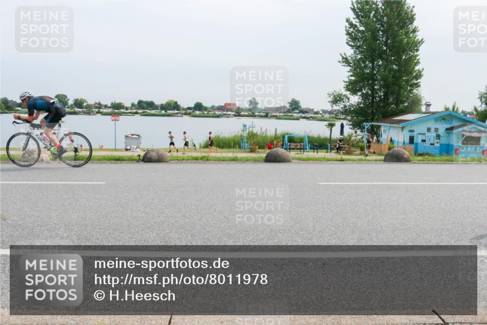 15.06.2025 - 27. Vierlanden-Triathlon H.Heesch http://msf.ph/oto/8011978 15.06.2025 11:05:20 Radfahren 212, 707 meine-sportfotos.de