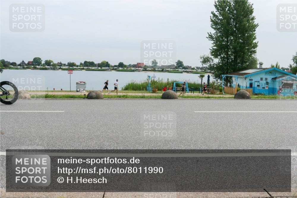 15.06.2025 - 27. Vierlanden-Triathlon H.Heesch http://msf.ph/oto/8011990 15.06.2025 11:05:29 Radfahren 718 meine-sportfotos.de