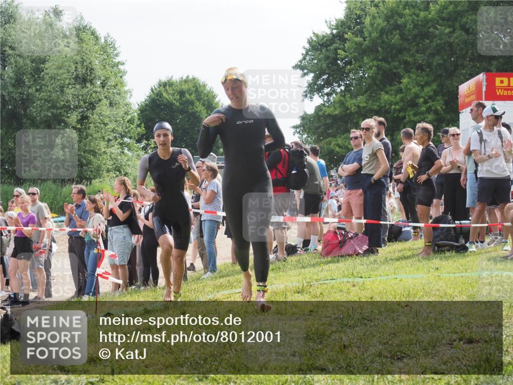 15.06.2025 - 27. Vierlanden-Triathlon KatJ http://msf.ph/oto/8012001 15.06.2025 10:13:54 Schwimmen 490, 513, 540, 622 meine-sportfotos.de