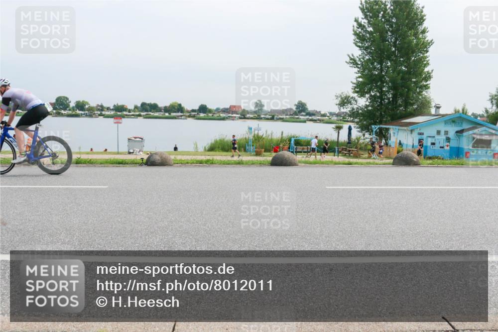 15.06.2025 - 27. Vierlanden-Triathlon H.Heesch http://msf.ph/oto/8012011 15.06.2025 11:05:32 Radfahren 99, 222, 688, 718 meine-sportfotos.de