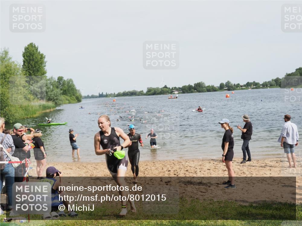 21.06.2025 - 27. Vierlanden-Triathlon MichiJ http://msf.ph/oto/8012015 15.06.2026 10:14:23 Schwimmen 482, 565, 618 meine-sportfotos.de