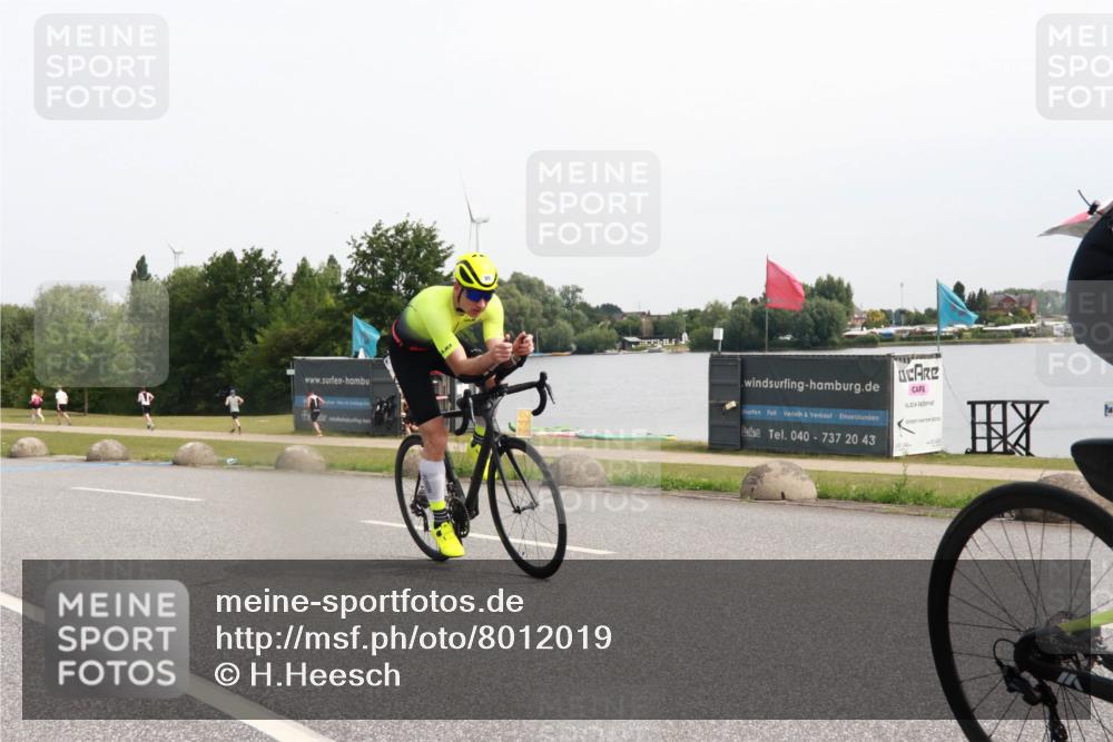 15.06.2025 - 27. Vierlanden-Triathlon H.Heesch http://msf.ph/oto/8012019 15.06.2025 11:05:36 Radfahren 99, 222, 688, 718 meine-sportfotos.de