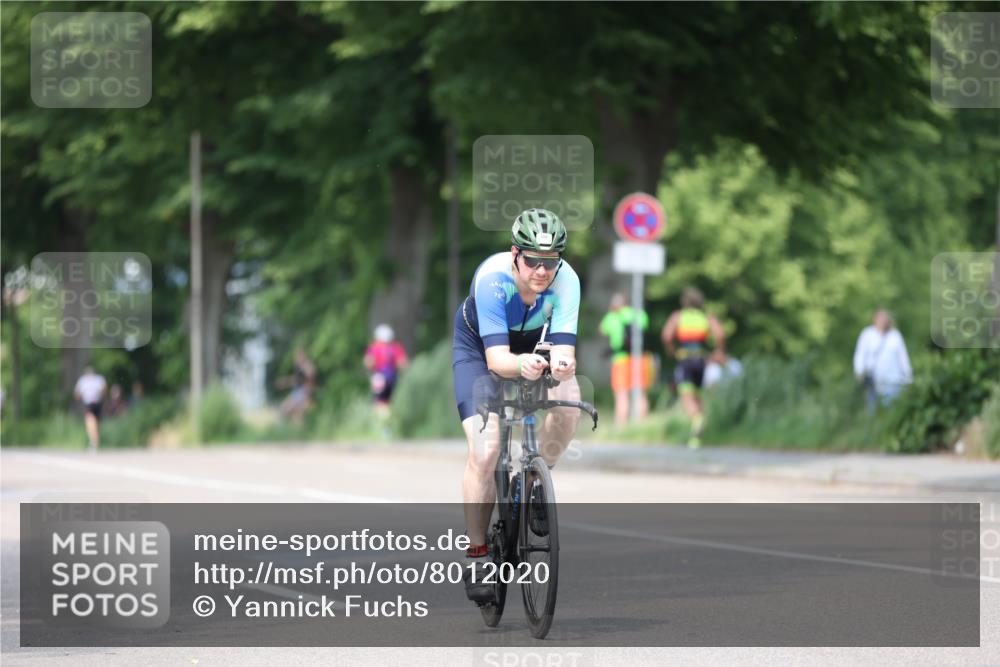 15.06.2025 - 7 Türme Triathlon Yannick Fuchs http://msf.ph/oto/8012020 15.06.2025 13:26:46 Radfahren 667, 1071, 1153 meine-sportfotos.de