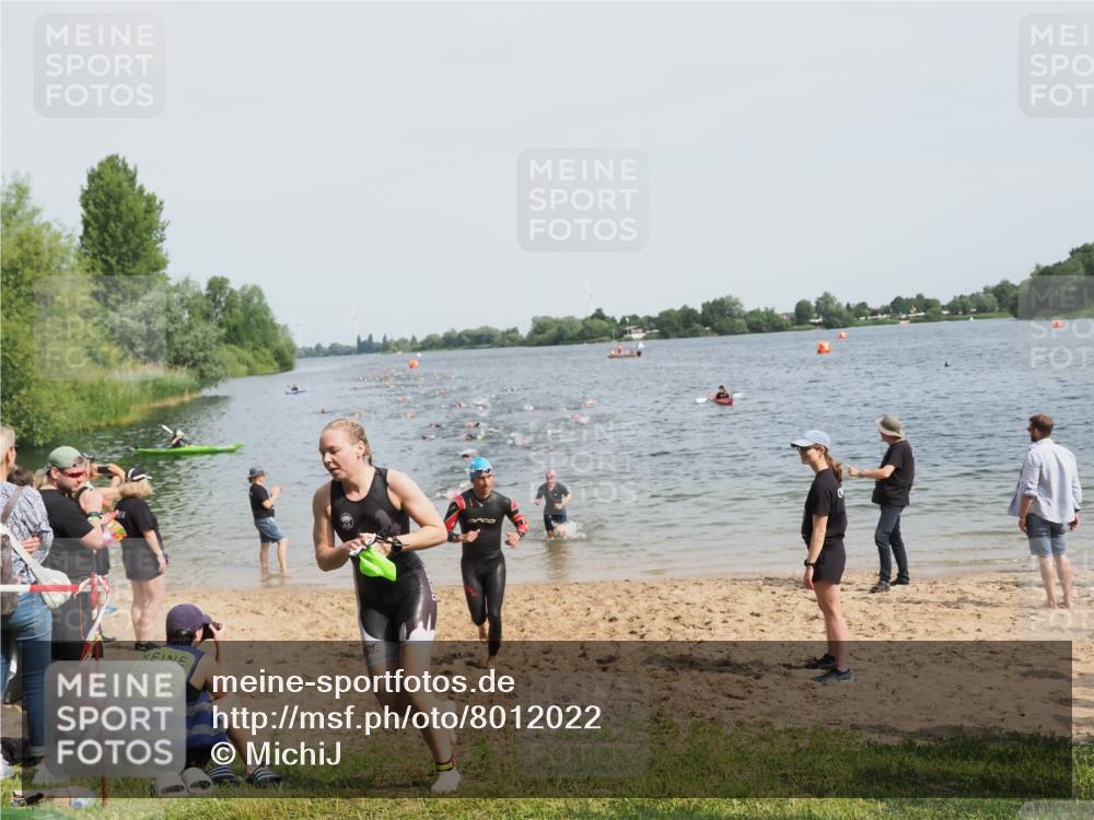 21.06.2025 - 27. Vierlanden-Triathlon MichiJ http://msf.ph/oto/8012022 15.06.2026 10:14:23 Schwimmen 482, 565, 618 meine-sportfotos.de