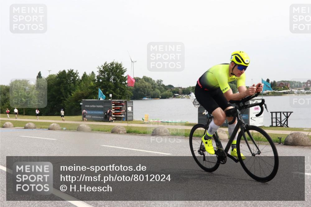 15.06.2025 - 27. Vierlanden-Triathlon H.Heesch http://msf.ph/oto/8012024 15.06.2025 11:05:36 Radfahren 99, 222, 688, 718 meine-sportfotos.de