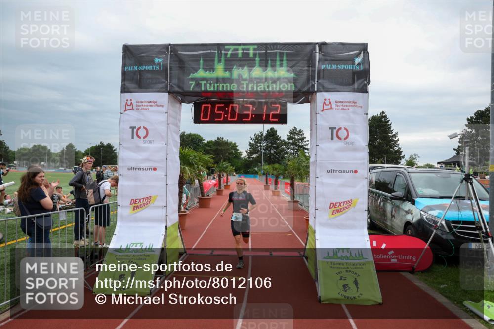 15.06.2025 - 7 Türme Triathlon Michael Strokosch http://msf.ph/oto/8012106 15.06.2025 15:03:12 Ziel 401 meine-sportfotos.de