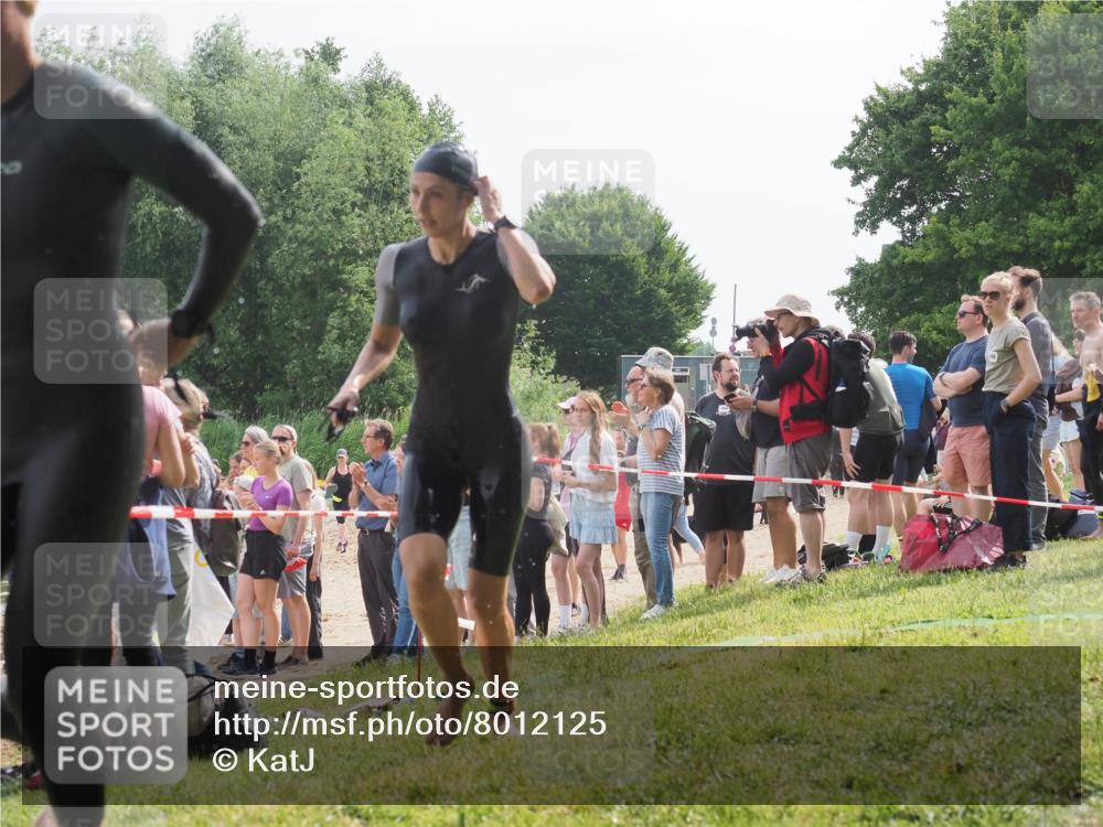 15.06.2025 - 27. Vierlanden-Triathlon KatJ http://msf.ph/oto/8012125 15.06.2025 10:13:55 Schwimmen 472, 490, 513, 540, 622 meine-sportfotos.de