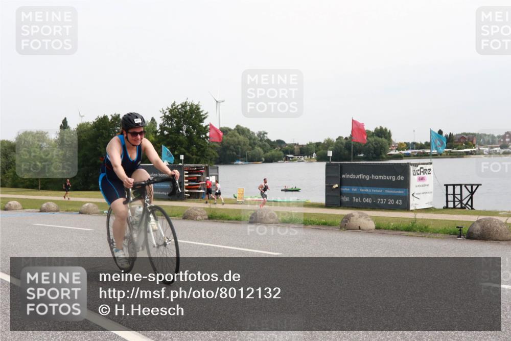 15.06.2025 - 27. Vierlanden-Triathlon H.Heesch http://msf.ph/oto/8012132 15.06.2025 11:06:24 Radfahren 16, 485 meine-sportfotos.de