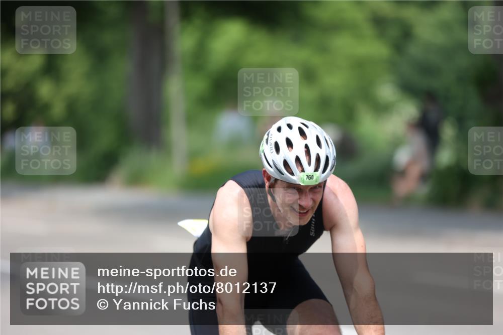 15.06.2025 - 7 Türme Triathlon Yannick Fuchs http://msf.ph/oto/8012137 15.06.2025 13:26:56 Radfahren 672, 760, 998 meine-sportfotos.de