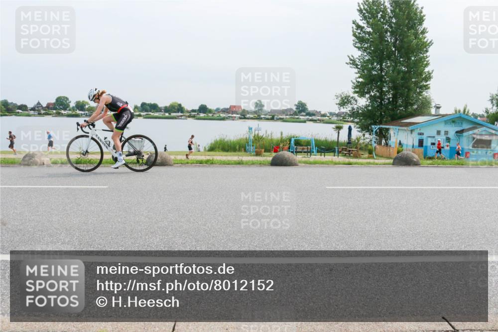 15.06.2025 - 27. Vierlanden-Triathlon H.Heesch http://msf.ph/oto/8012152 15.06.2025 11:06:06 Radfahren 220, 569, 732 meine-sportfotos.de