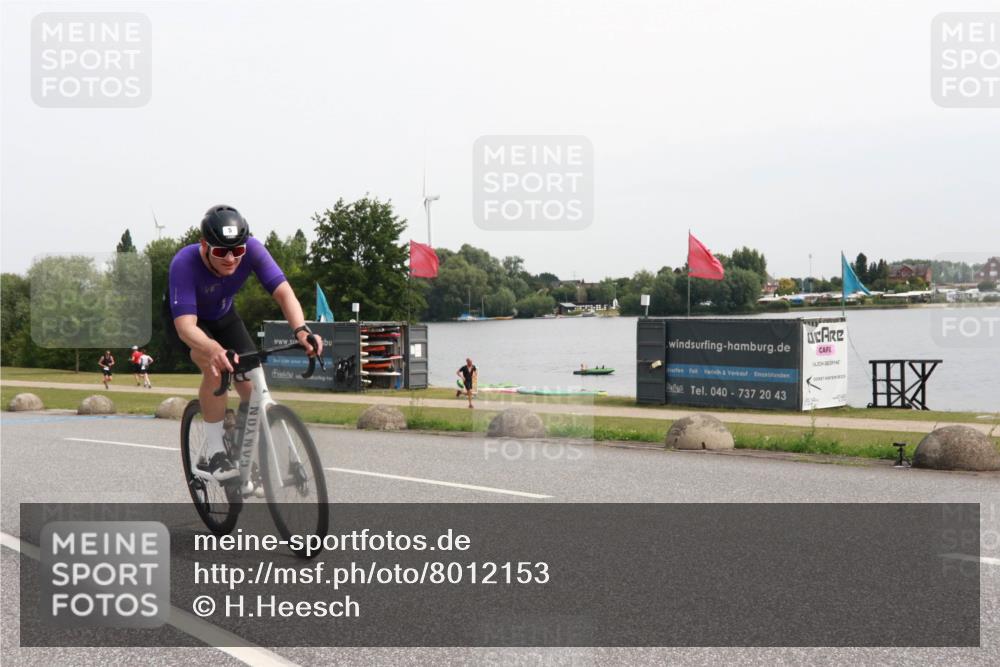 15.06.2025 - 27. Vierlanden-Triathlon H.Heesch http://msf.ph/oto/8012153 15.06.2025 11:06:29 Radfahren 5, 485, 539 meine-sportfotos.de