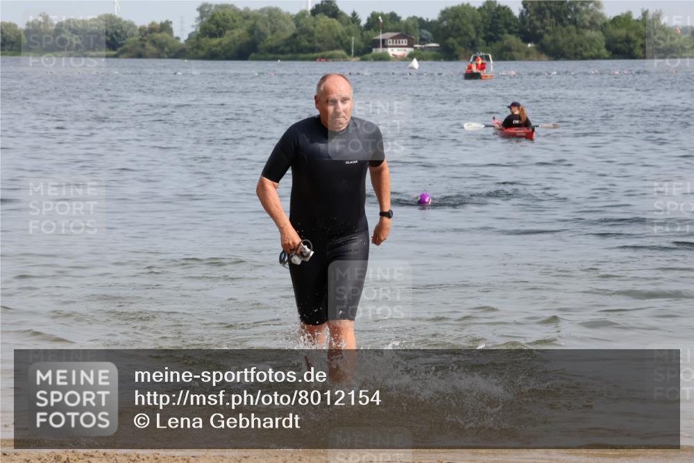 15.06.2025 - 27. Vierlanden-Triathlon Lena Gebhardt http://msf.ph/oto/8012154 15.06.2025 10:09:57 Schwimmen 466 meine-sportfotos.de