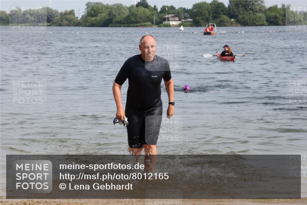 15.06.2025 - 27. Vierlanden-Triathlon Lena Gebhardt http://msf.ph/oto/8012165 15.06.2025 10:09:57 Schwimmen 466 meine-sportfotos.de