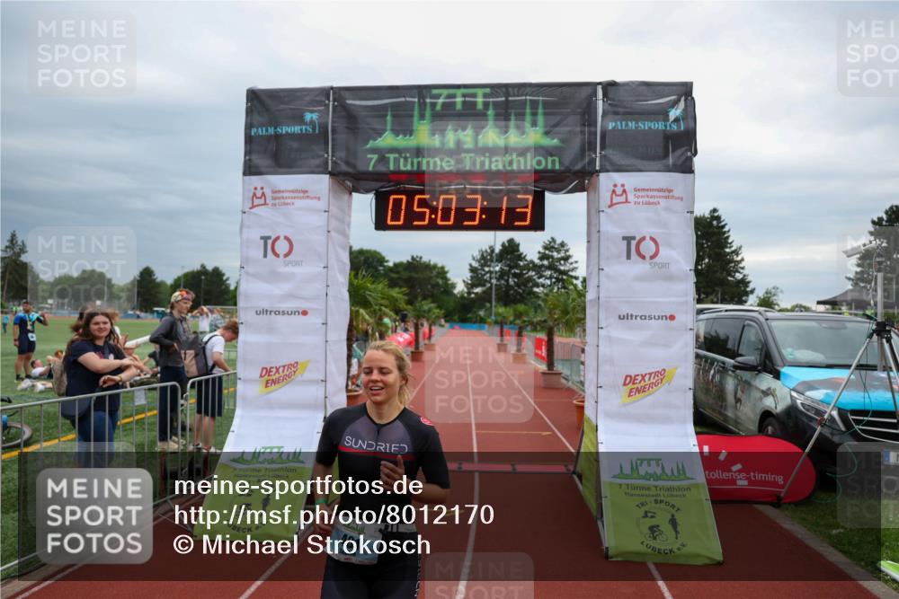 15.06.2025 - 7 Türme Triathlon Michael Strokosch http://msf.ph/oto/8012170 15.06.2025 15:03:13 Ziel 401 meine-sportfotos.de