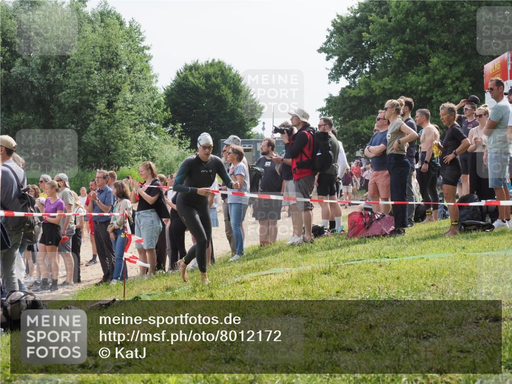 15.06.2025 - 27. Vierlanden-Triathlon KatJ http://msf.ph/oto/8012172 15.06.2025 10:14:01 Schwimmen 472, 475, 490, 540 meine-sportfotos.de