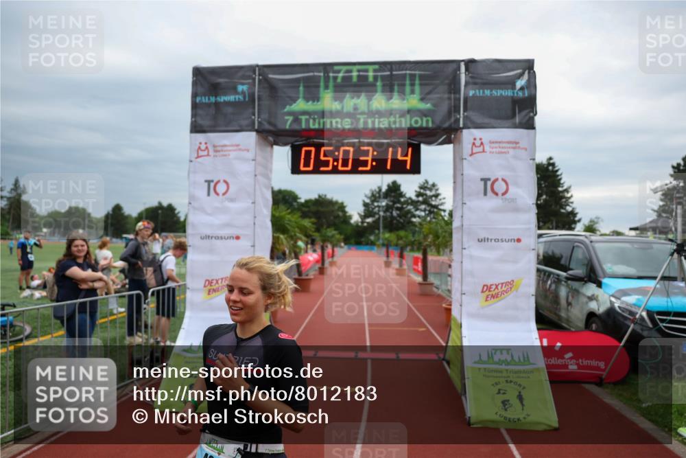 15.06.2025 - 7 Türme Triathlon Michael Strokosch http://msf.ph/oto/8012183 15.06.2025 15:03:13 Ziel 401 meine-sportfotos.de