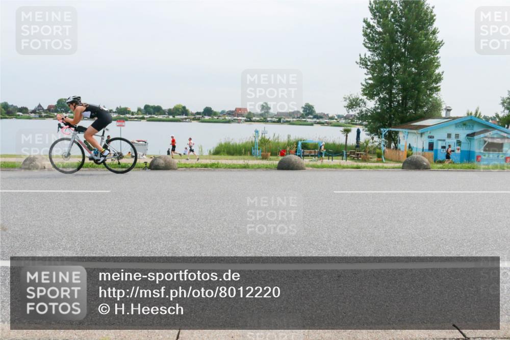 15.06.2025 - 27. Vierlanden-Triathlon H.Heesch http://msf.ph/oto/8012220 15.06.2025 11:06:13 Radfahren 206, 220, 223, 697, 705, 760 meine-sportfotos.de