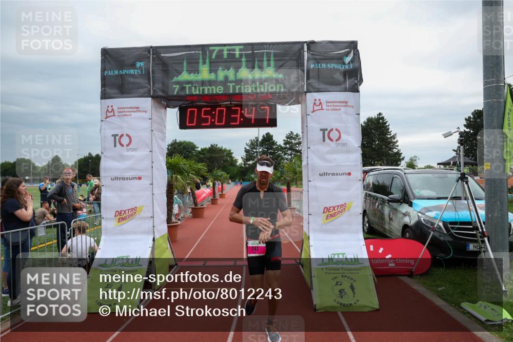 15.06.2025 - 7 Türme Triathlon Michael Strokosch http://msf.ph/oto/8012243 15.06.2025 15:03:47 Ziel 247 meine-sportfotos.de