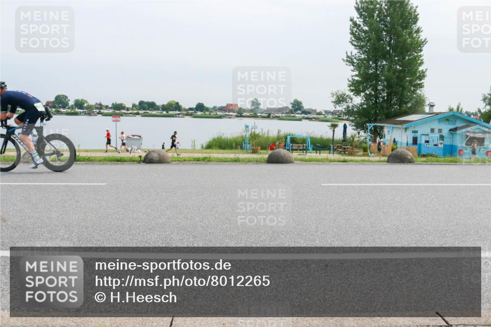15.06.2025 - 27. Vierlanden-Triathlon H.Heesch http://msf.ph/oto/8012265 15.06.2025 11:06:14 Radfahren 206, 223, 697, 705, 760 meine-sportfotos.de