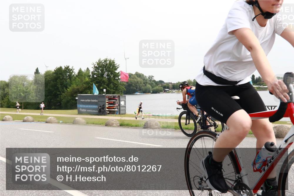 15.06.2025 - 27. Vierlanden-Triathlon H.Heesch http://msf.ph/oto/8012267 15.06.2025 11:06:53 Radfahren 21, 214, 227, 593, 691 meine-sportfotos.de