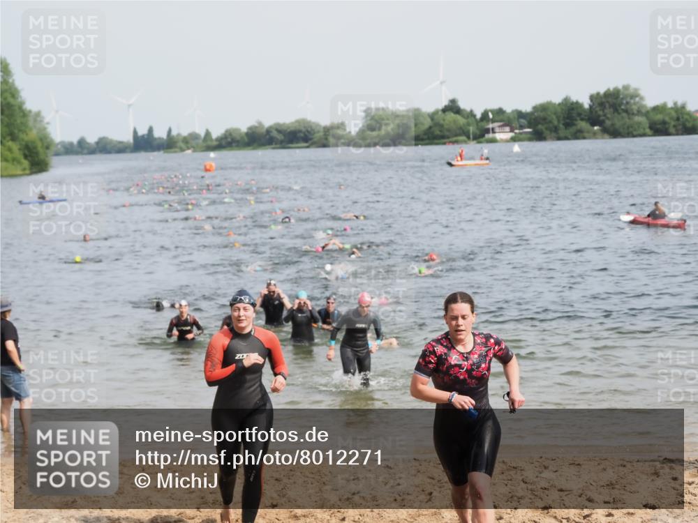 21.06.2025 - 27. Vierlanden-Triathlon MichiJ http://msf.ph/oto/8012271 15.06.2026 10:14:44 Schwimmen 546, 559, 608, 609 meine-sportfotos.de