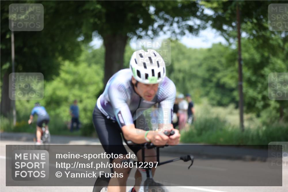 15.06.2025 - 7 Türme Triathlon Yannick Fuchs http://msf.ph/oto/8012297 15.06.2025 12:46:33 Radfahren 240, 317, 504, 605, 609 meine-sportfotos.de