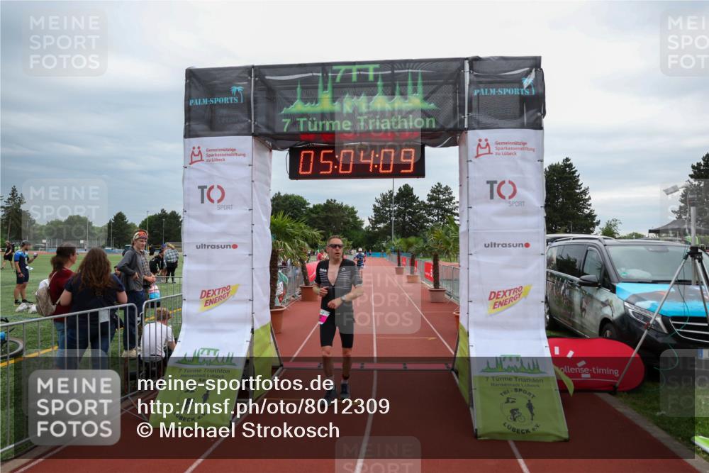 15.06.2025 - 7 Türme Triathlon Michael Strokosch http://msf.ph/oto/8012309 15.06.2025 15:04:09 Ziel 256, 299 meine-sportfotos.de