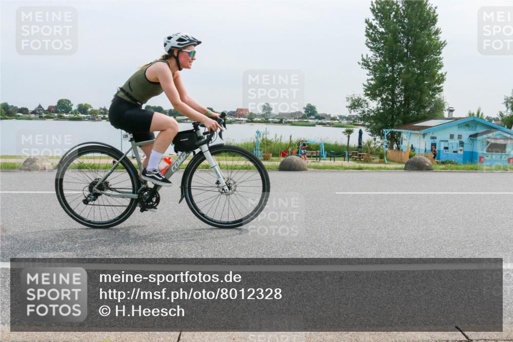 15.06.2025 - 27. Vierlanden-Triathlon H.Heesch http://msf.ph/oto/8012328 15.06.2025 11:06:27 Radfahren 5, 485, 539 meine-sportfotos.de