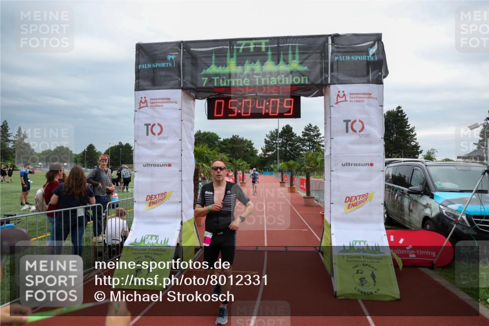 15.06.2025 - 7 Türme Triathlon Michael Strokosch http://msf.ph/oto/8012331 15.06.2025 15:04:09 Ziel 256, 299 meine-sportfotos.de