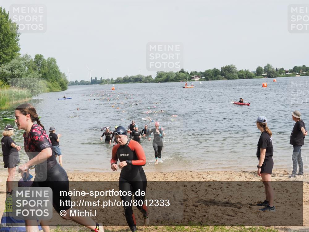 21.06.2025 - 27. Vierlanden-Triathlon MichiJ http://msf.ph/oto/8012333 15.06.2026 10:14:46 Schwimmen 476, 546, 559, 593, 608, 609, 1397 meine-sportfotos.de