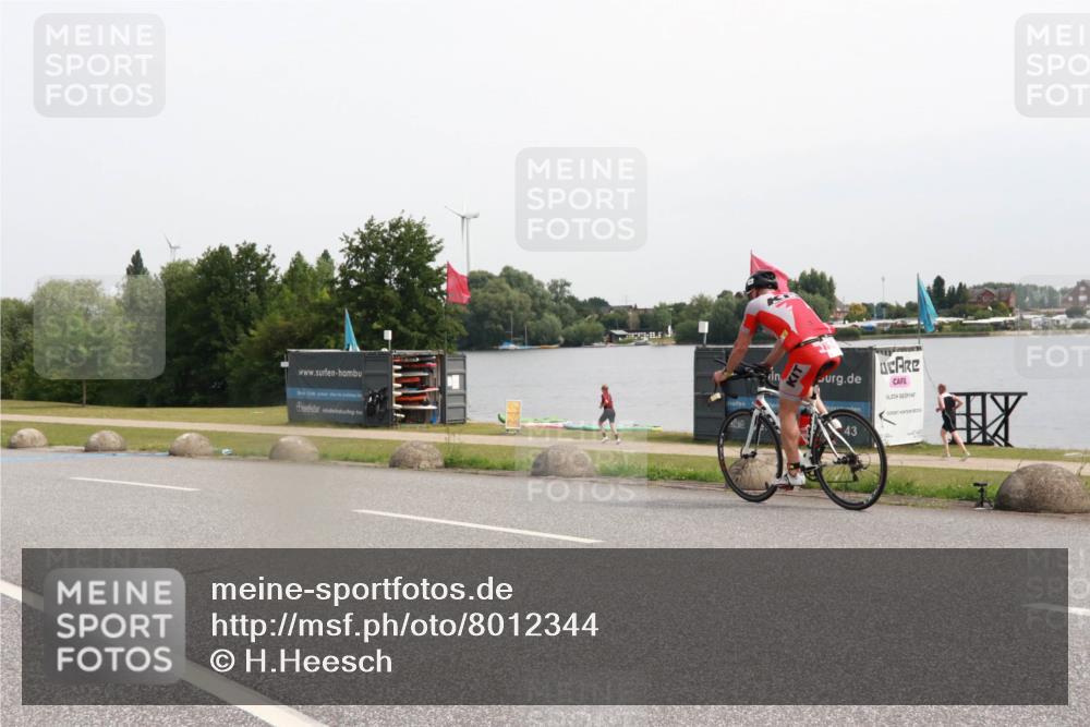 15.06.2025 - 27. Vierlanden-Triathlon H.Heesch http://msf.ph/oto/8012344 15.06.2025 11:07:24 Radfahren 11 meine-sportfotos.de