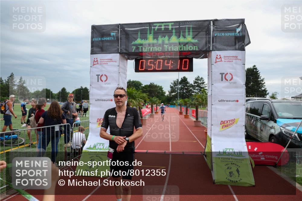 15.06.2025 - 7 Türme Triathlon Michael Strokosch http://msf.ph/oto/8012355 15.06.2025 15:04:10 Ziel 256, 299 meine-sportfotos.de