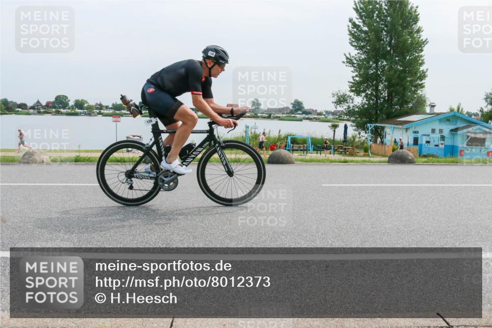 15.06.2025 - 27. Vierlanden-Triathlon H.Heesch http://msf.ph/oto/8012373 15.06.2025 11:06:33 Radfahren 5, 128, 774 meine-sportfotos.de