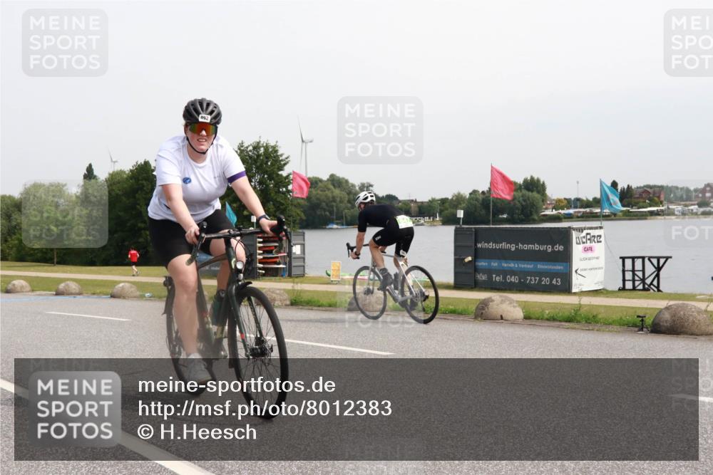 15.06.2025 - 27. Vierlanden-Triathlon H.Heesch http://msf.ph/oto/8012383 15.06.2025 11:07:50 Radfahren 492, 515, 550, 647, 710, 741 meine-sportfotos.de