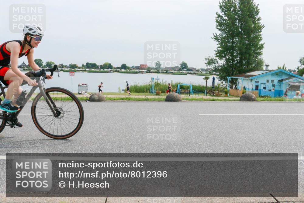 15.06.2025 - 27. Vierlanden-Triathlon H.Heesch http://msf.ph/oto/8012396 15.06.2025 11:06:44 Radfahren 21, 533 meine-sportfotos.de