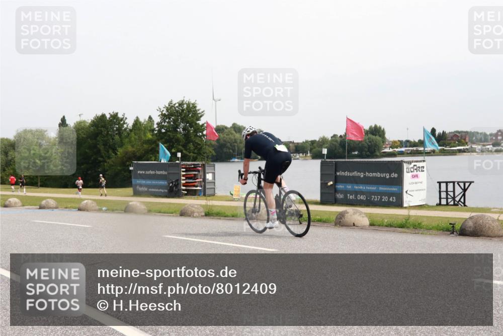15.06.2025 - 27. Vierlanden-Triathlon H.Heesch http://msf.ph/oto/8012409 15.06.2025 11:07:56 Radfahren 550, 647, 710 meine-sportfotos.de