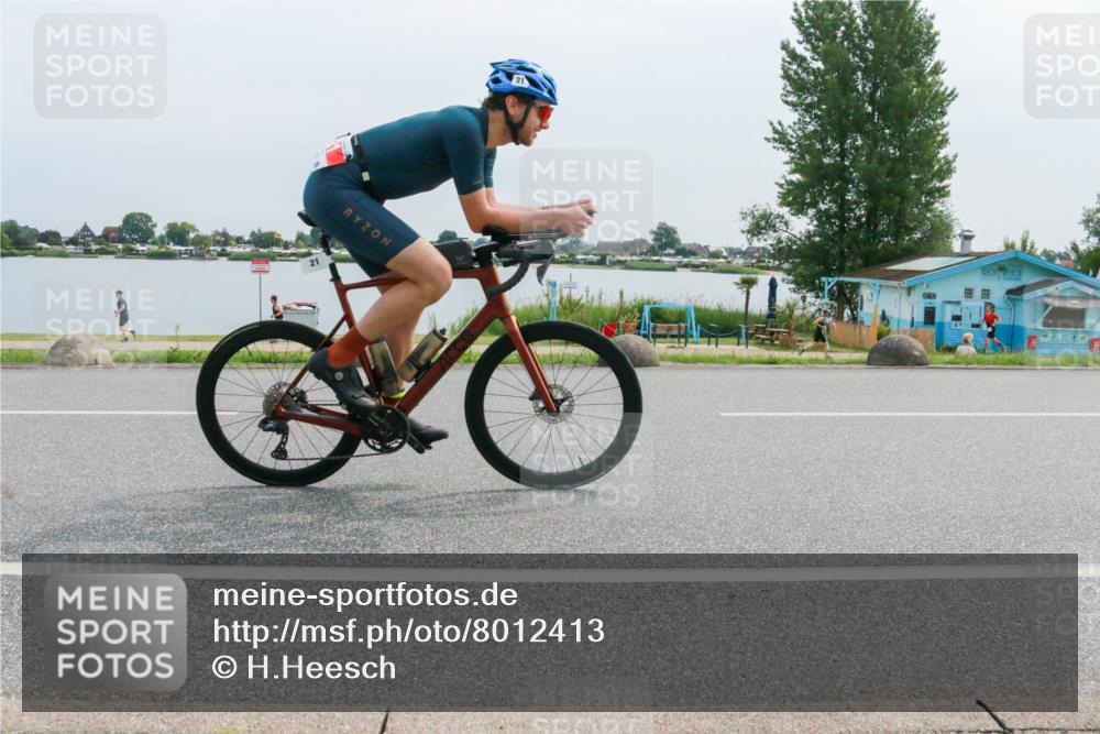 15.06.2025 - 27. Vierlanden-Triathlon H.Heesch http://msf.ph/oto/8012413 15.06.2025 11:06:48 Radfahren 21, 593 meine-sportfotos.de