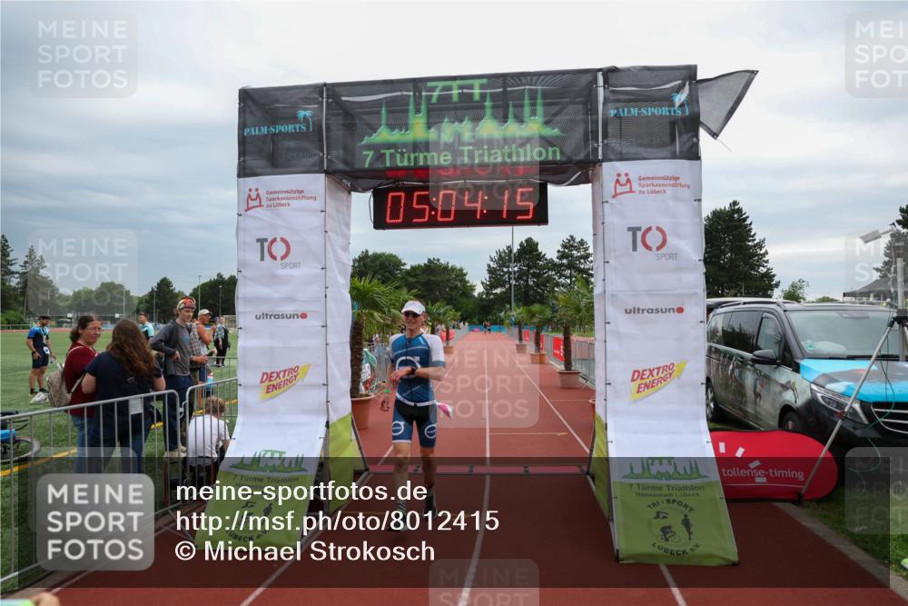15.06.2025 - 7 Türme Triathlon Michael Strokosch http://msf.ph/oto/8012415 15.06.2025 15:04:14 Ziel 256, 299 meine-sportfotos.de