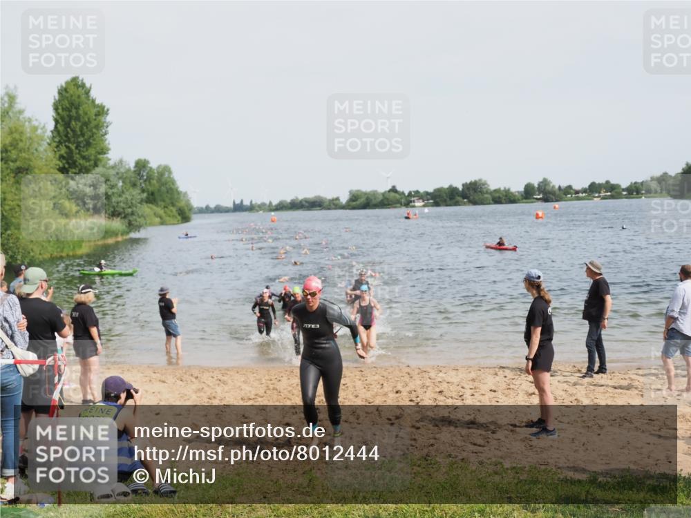 21.06.2025 - 27. Vierlanden-Triathlon MichiJ http://msf.ph/oto/8012444 15.06.2026 10:14:50 Schwimmen 476, 521, 525, 546, 559, 570, 593, 608, 1397 meine-sportfotos.de