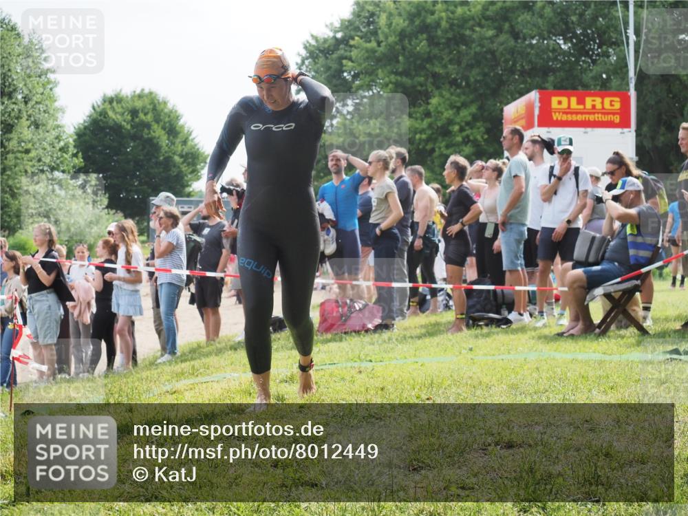 15.06.2025 - 27. Vierlanden-Triathlon KatJ http://msf.ph/oto/8012449 15.06.2025 10:14:08 Schwimmen 472, 475, 632 meine-sportfotos.de
