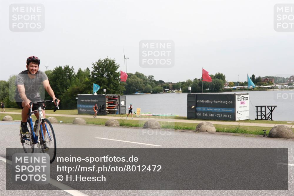 15.06.2025 - 27. Vierlanden-Triathlon H.Heesch http://msf.ph/oto/8012472 15.06.2025 11:08:20 Radfahren 191, 295, 743 meine-sportfotos.de