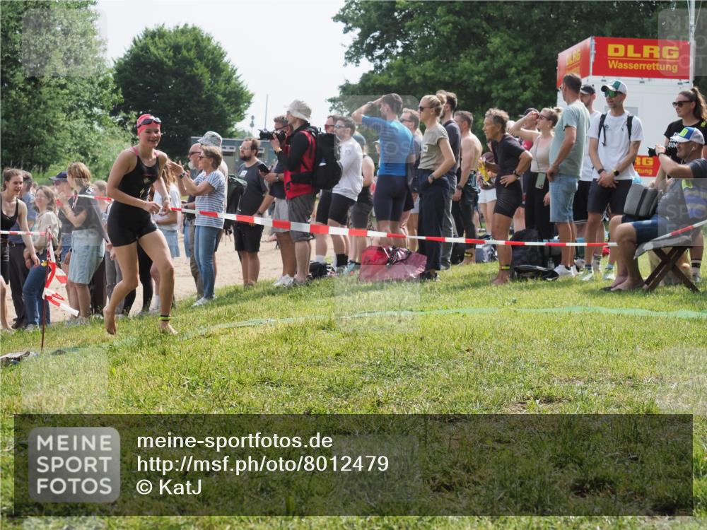 15.06.2025 - 27. Vierlanden-Triathlon KatJ http://msf.ph/oto/8012479 15.06.2025 10:14:13 Schwimmen 475, 632 meine-sportfotos.de