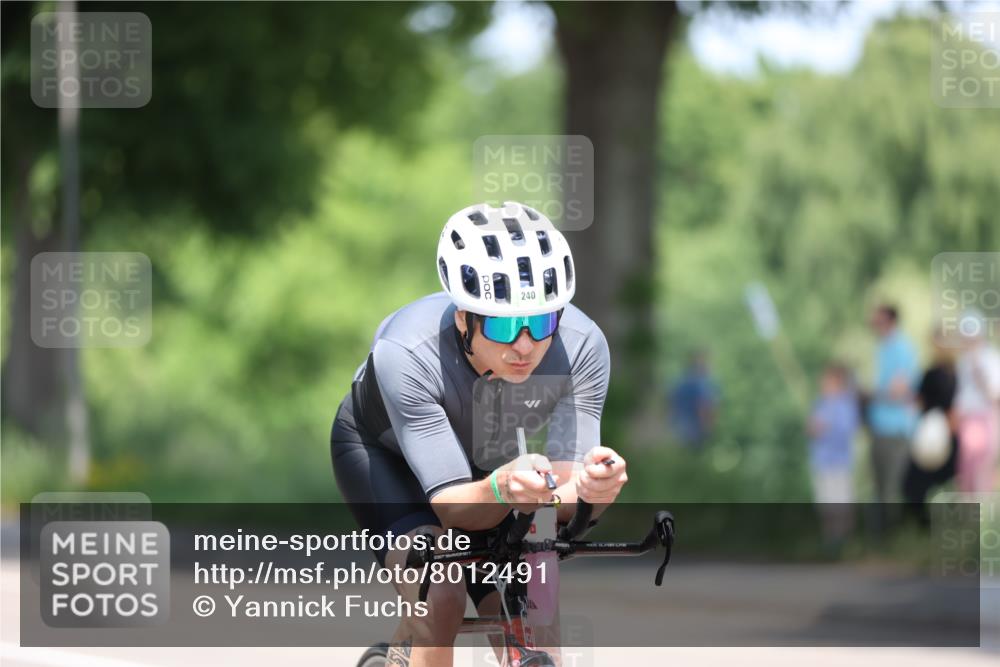 15.06.2025 - 7 Türme Triathlon Yannick Fuchs http://msf.ph/oto/8012491 15.06.2025 12:46:39 Radfahren 240 meine-sportfotos.de