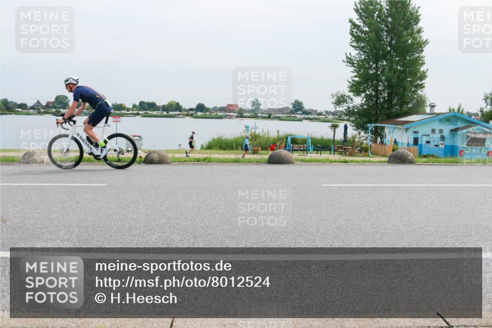 15.06.2025 - 27. Vierlanden-Triathlon H.Heesch http://msf.ph/oto/8012524 15.06.2025 11:07:01 Radfahren 549, 642 meine-sportfotos.de