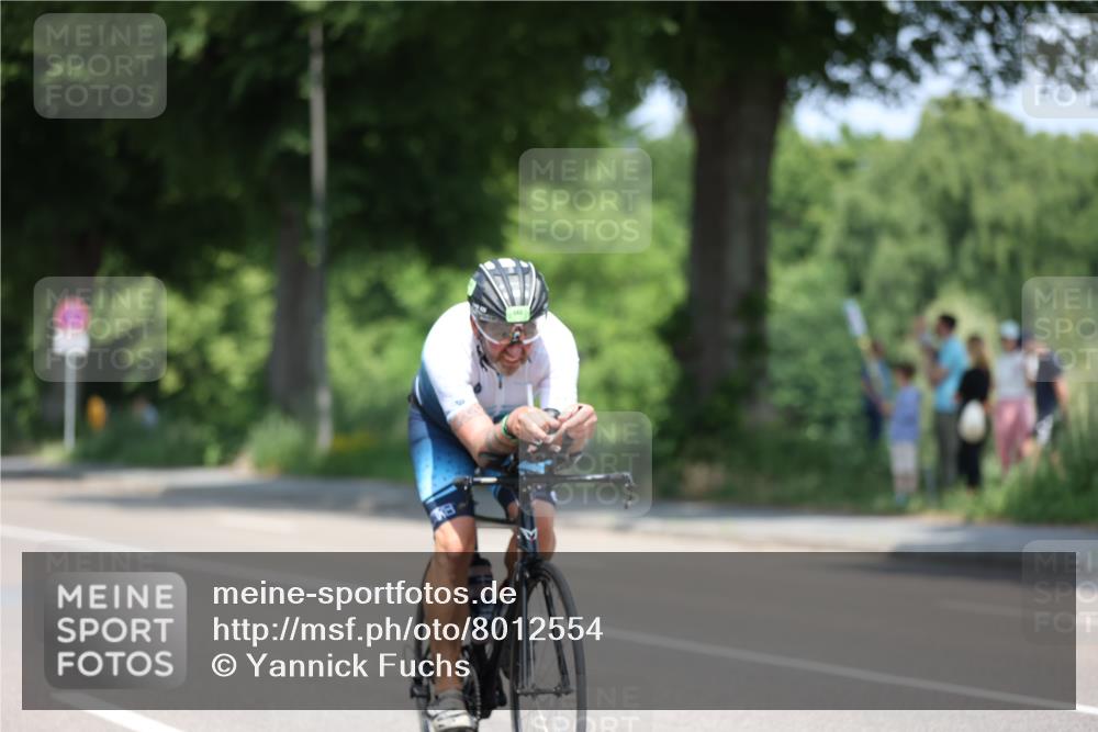 15.06.2025 - 7 Türme Triathlon Yannick Fuchs http://msf.ph/oto/8012554 15.06.2025 12:46:47 Radfahren 490, 543 meine-sportfotos.de