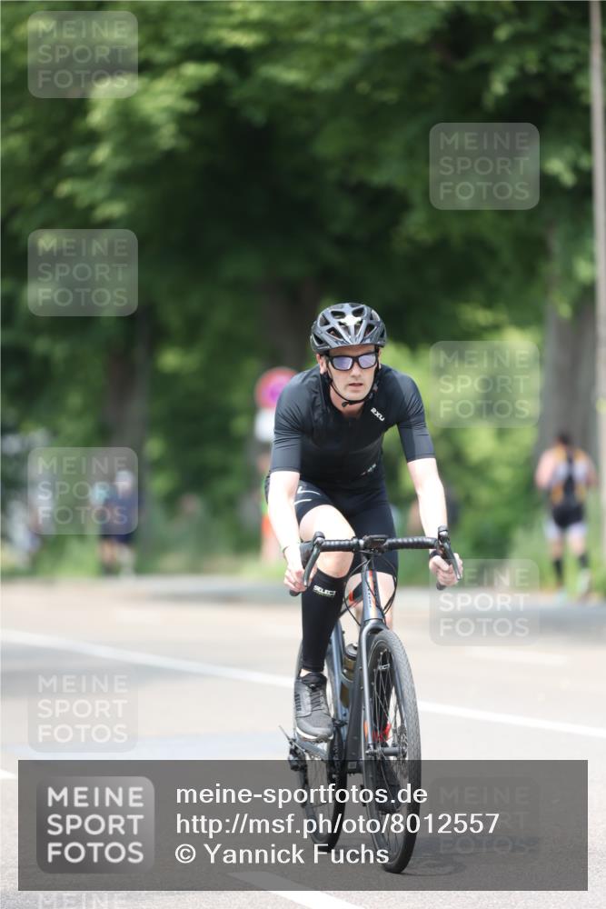 15.06.2025 - 7 Türme Triathlon Yannick Fuchs http://msf.ph/oto/8012557 15.06.2025 13:27:18 Radfahren 255, 772, 840, 1011 meine-sportfotos.de
