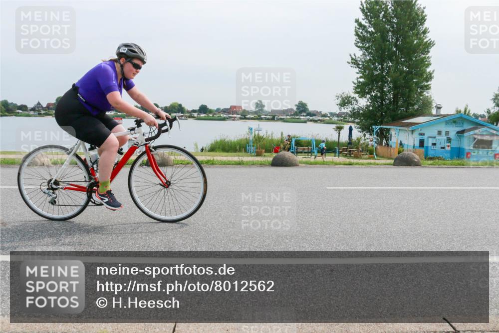15.06.2025 - 27. Vierlanden-Triathlon H.Heesch http://msf.ph/oto/8012562 15.06.2025 11:07:03 Radfahren 549, 642 meine-sportfotos.de