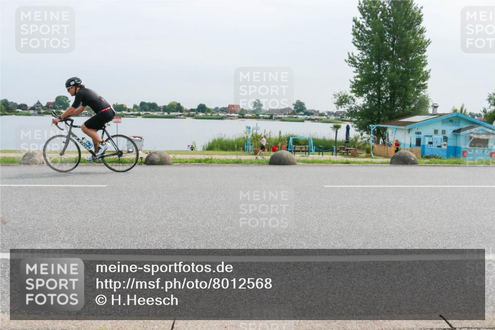 15.06.2025 - 27. Vierlanden-Triathlon H.Heesch http://msf.ph/oto/8012568 15.06.2025 11:07:09 Radfahren 405, 636 meine-sportfotos.de